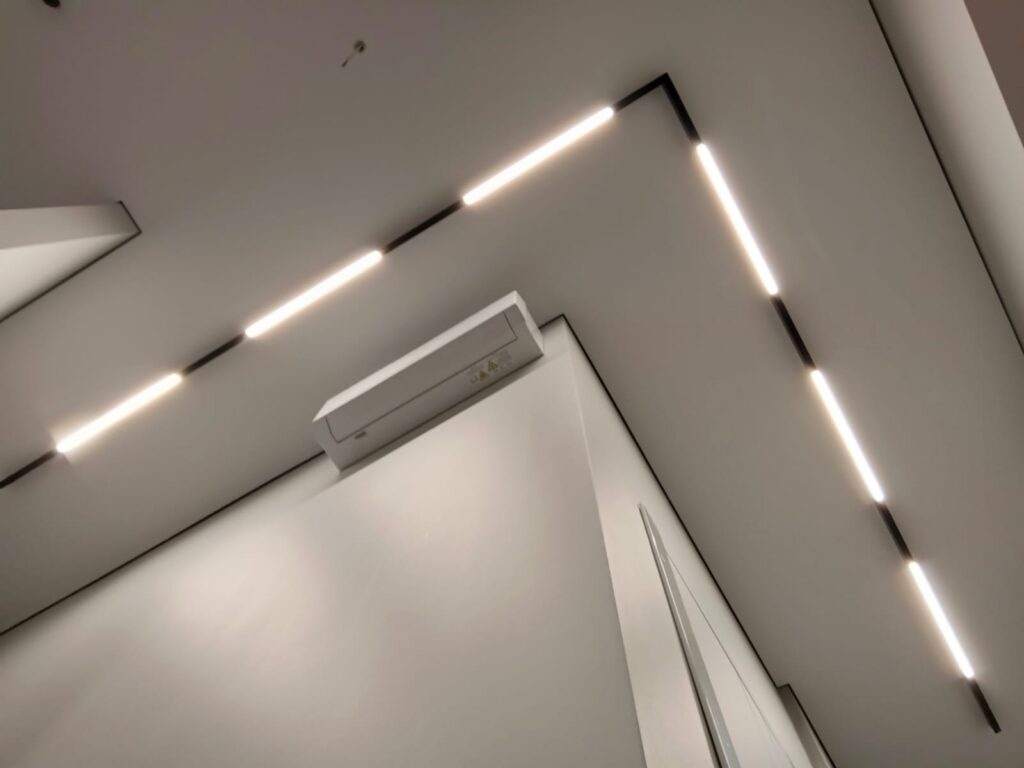 Натяжные потолки в аппартаментах в ЖК Discovery Residence
