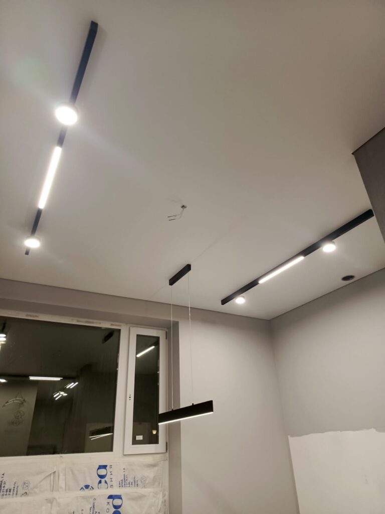 Натяжные потолки в аппартаментах в ЖК Discovery Residence
