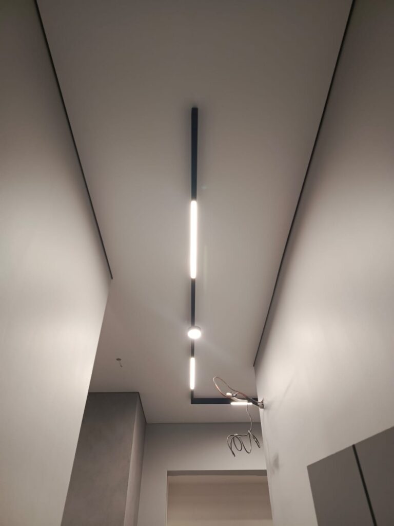 Натяжные потолки в аппартаментах в ЖК Discovery Residence