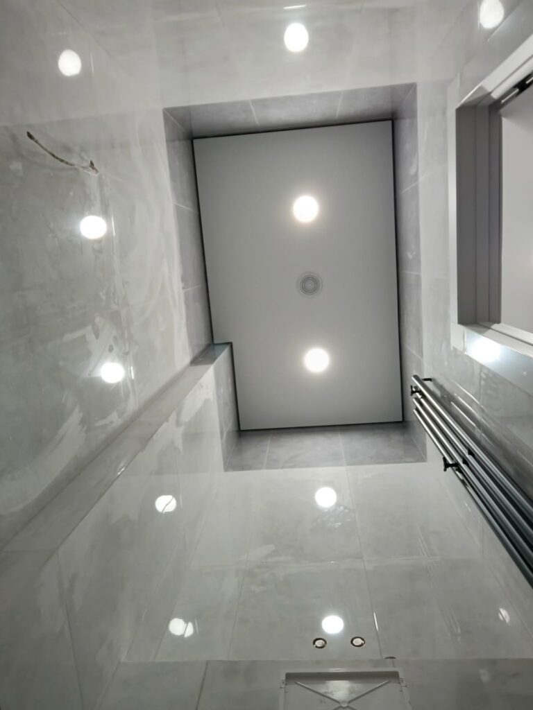 Натяжные потолки в аппартаментах в ЖК Discovery Residence