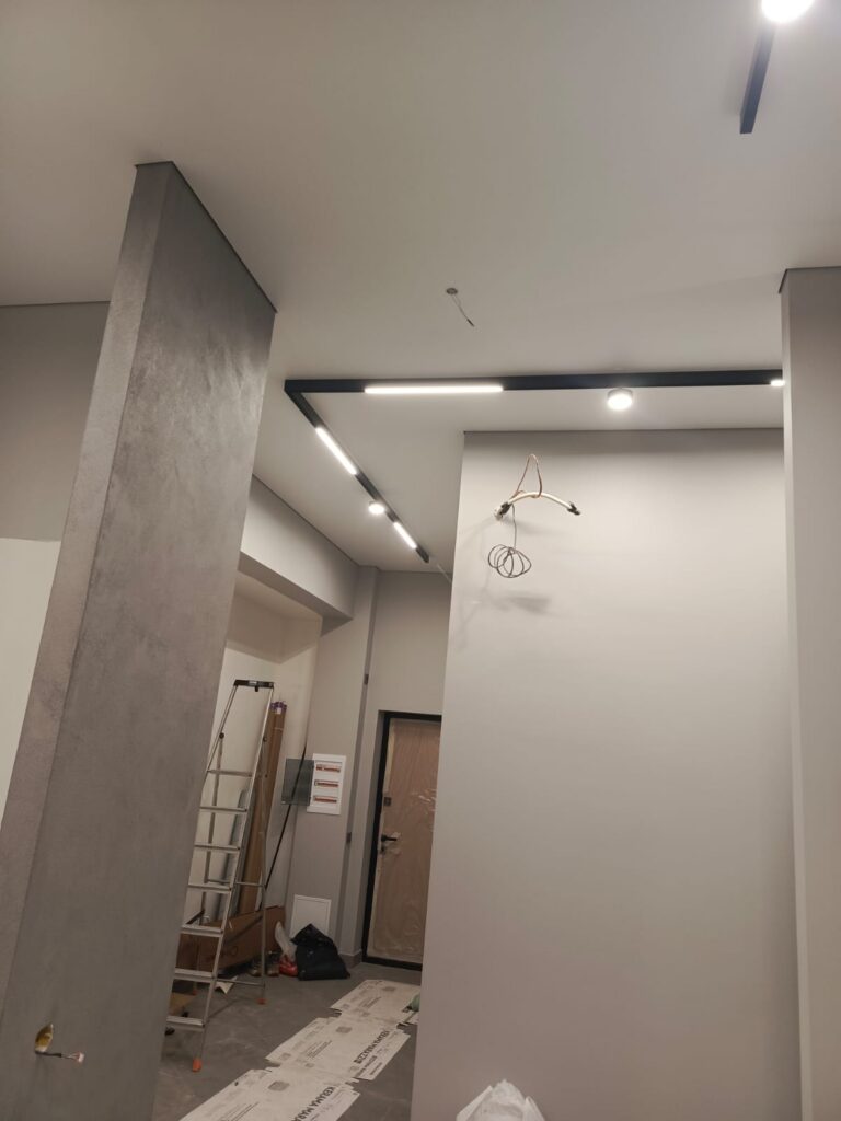 Натяжные потолки в аппартаментах в ЖК Discovery Residence